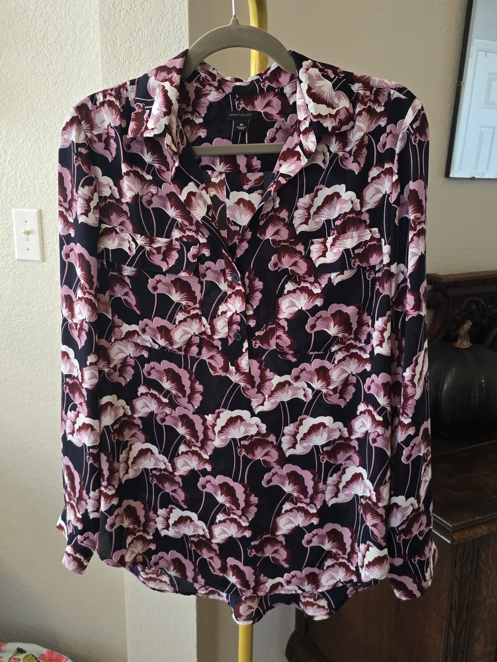 Ann Taylor Pink Floral Button-Front Blouse on Black